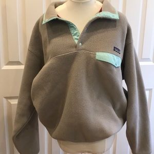 Gray Patagonia men’s pullover